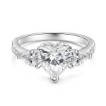Jeulia Anillo de Boda Simple con Tres Piedras en Forma de Corazón en Plata Esterlina